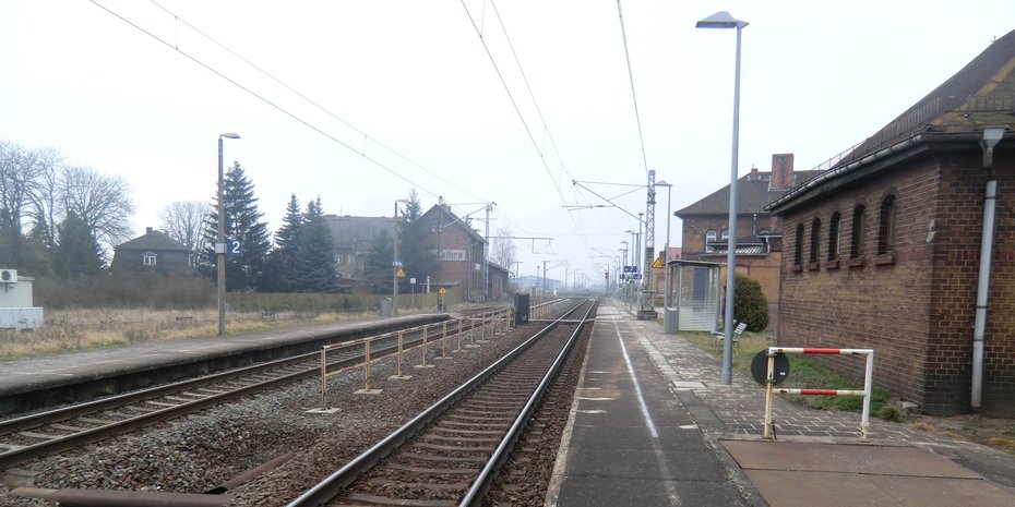 In Berga-Kelbra entstehen zwei neue Außenbahnsteige mit Zugang vom Bahnübergang
