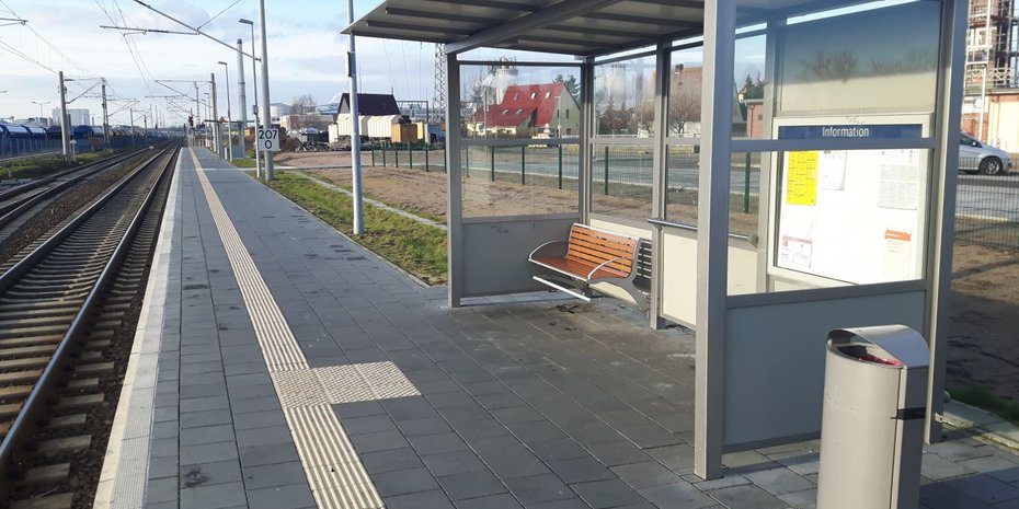 Seit August 2015 können die Fahrgäste die neuen Bahnsteige nutzen