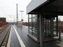 Der Mittelbahnsteig an den Gleisen 5/6 und die Verlängerung der Unterführung sind ebenfalls in Betrieb.