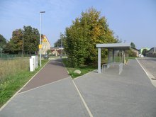 Bahnsteig und ÖPNV-Schnittstelle wurden gleichzeitig errichtet