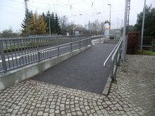 Neuer Zugang zum Bahnsteig Richtung Halle