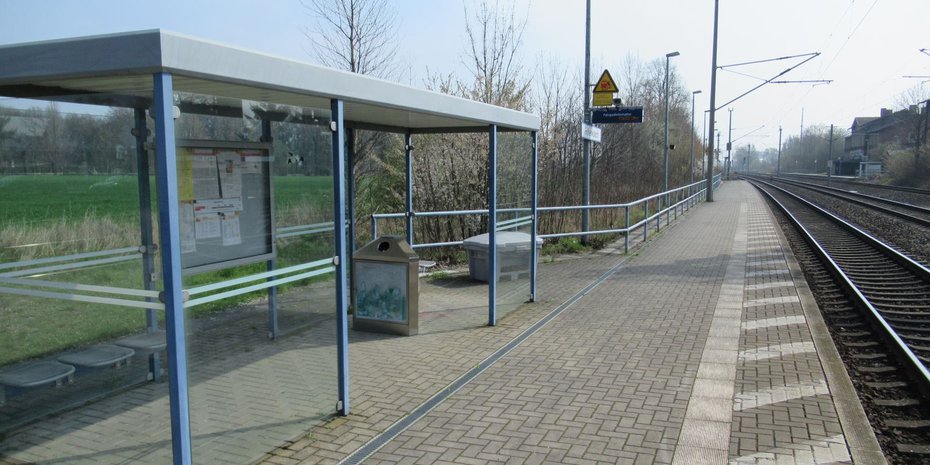 Beide Außenbahnsteige werden auf 155m verlängert und erhalten eine Bahnsteighöhe von 76cm.